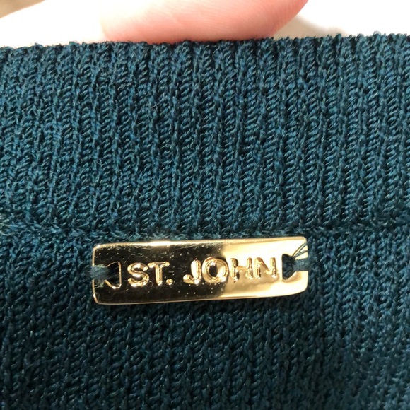 ST. JOHN COLLECTION 2-Piece Knit Set - Sleeveless Top & Pleated Trouser Pants - Picture 4 of 13